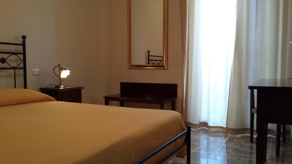 B&B Capo Sant'Alessio SantʼAlessio Siculo Habitación foto