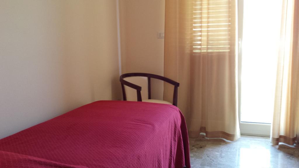 B&B Capo Sant'Alessio SantʼAlessio Siculo Habitación foto