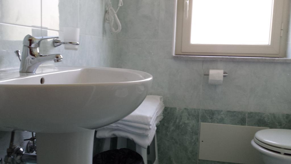 B&B Capo Sant'Alessio SantʼAlessio Siculo Habitación foto